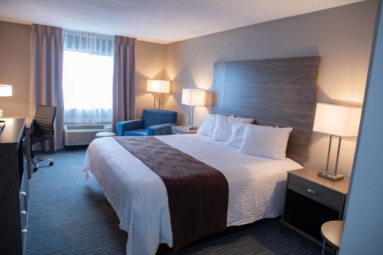 Lomira Inn And Suites エクステリア 写真