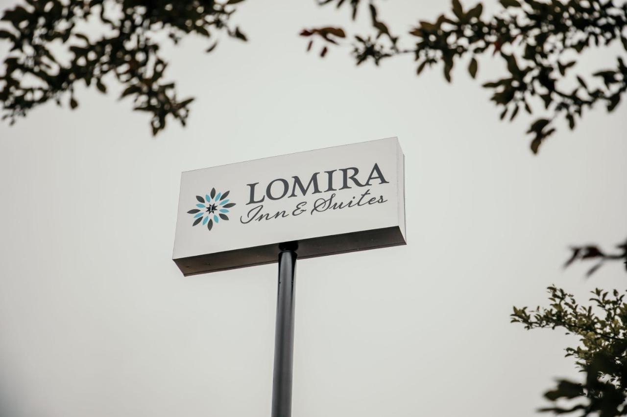 Lomira Inn And Suites エクステリア 写真