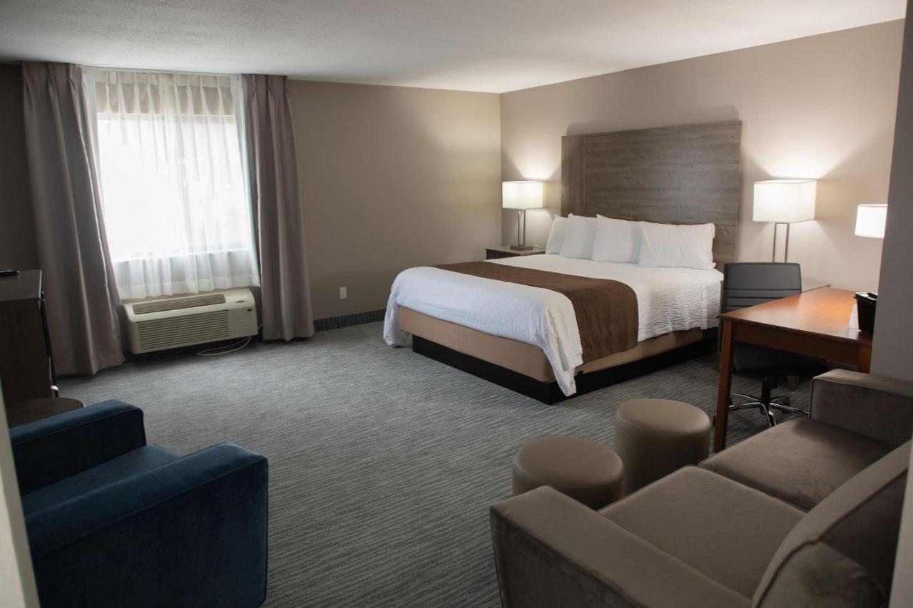 Lomira Inn And Suites エクステリア 写真