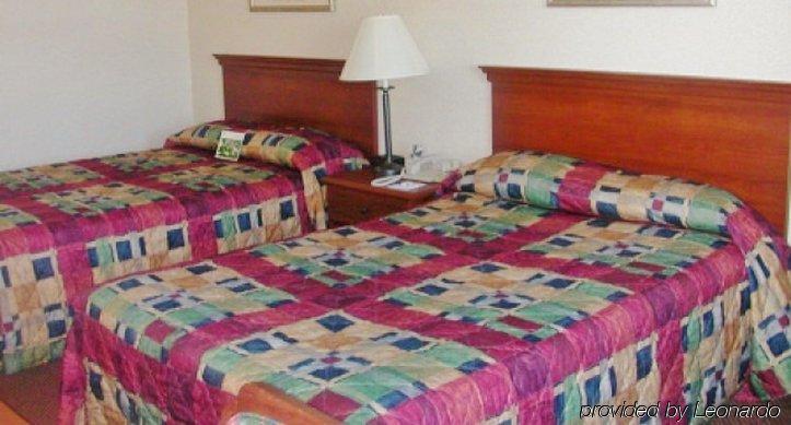 Lomira Inn And Suites エクステリア 写真